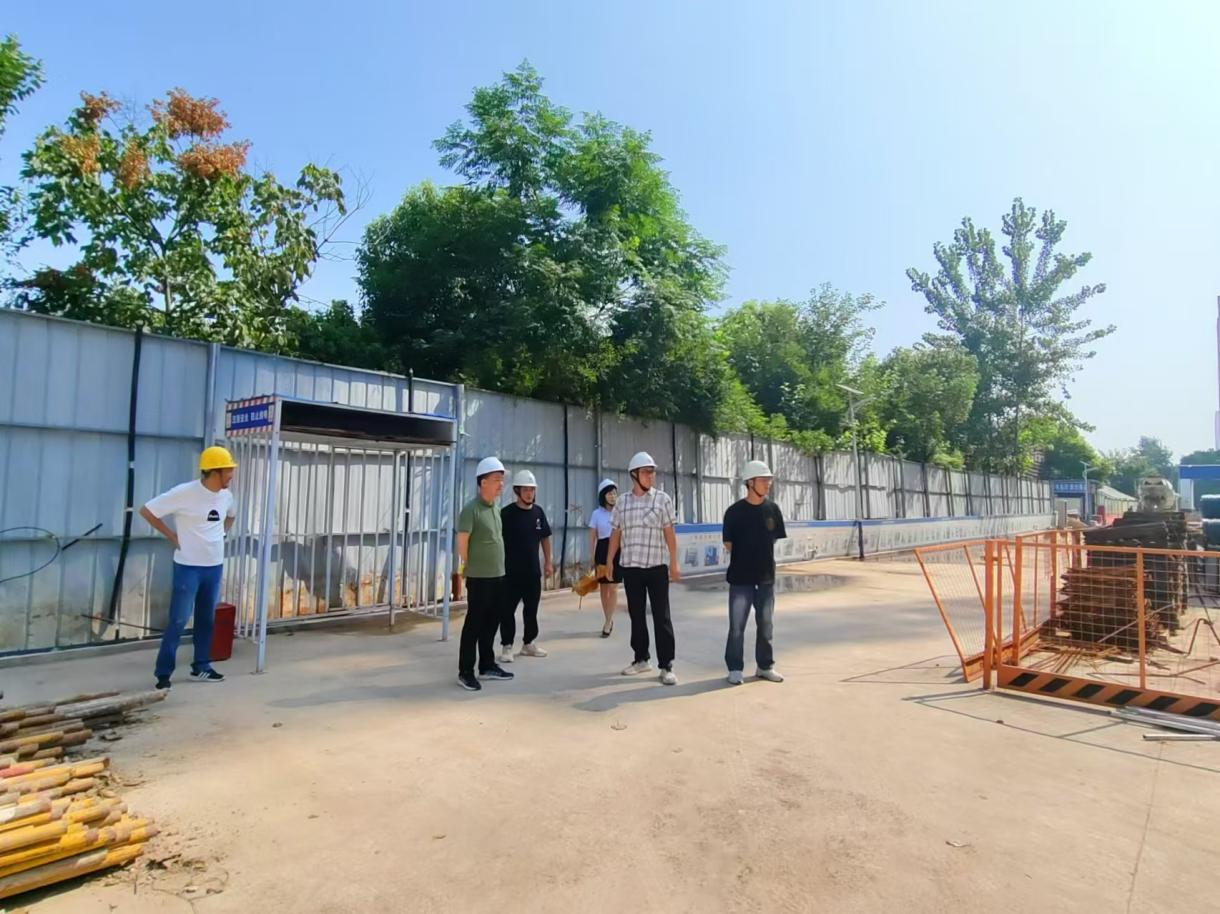 市文旅集团党委委员、副总司理涂正付率队赴5G数据中心、金库项目督导检查