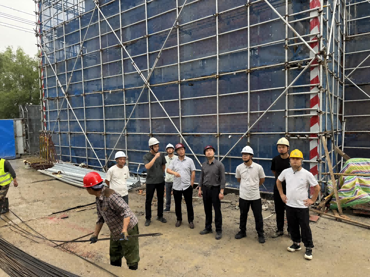 市文旅集团党委委员、副总司理李玉飞带队调理集团重点项目